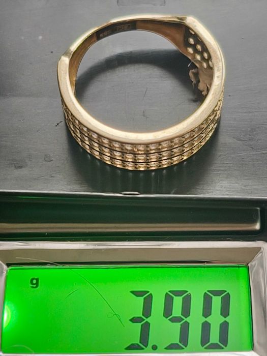 Piękny złoty pierścionek próba 585