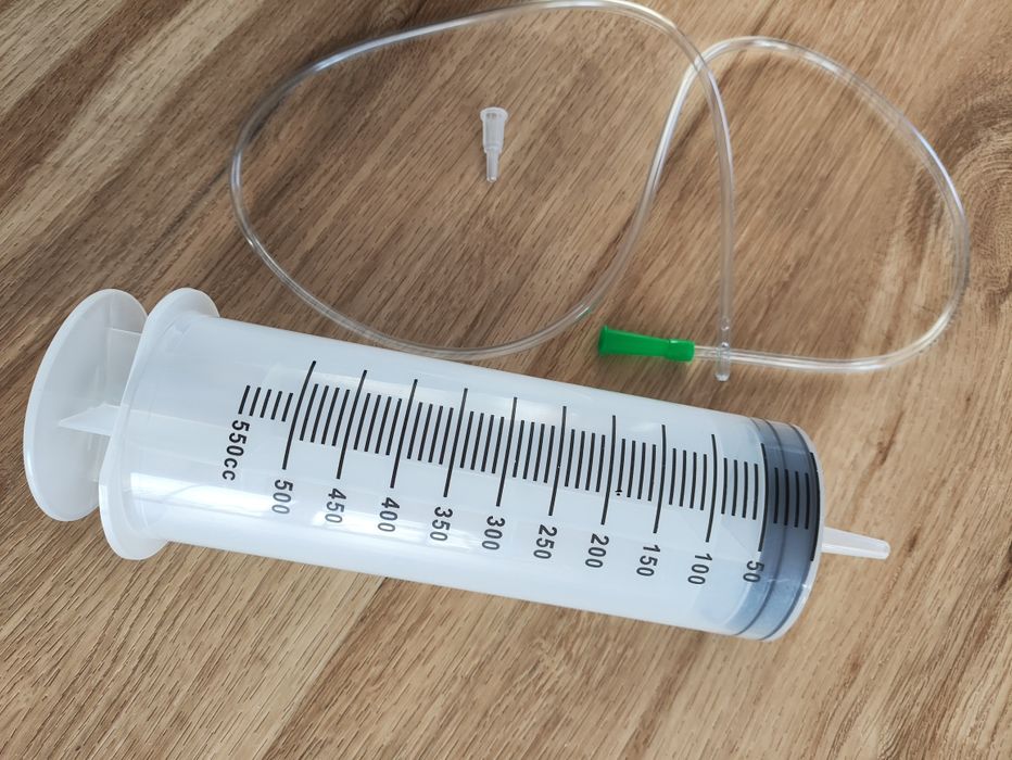 Strzykawka 550 ml do oleju i płynów, pompa