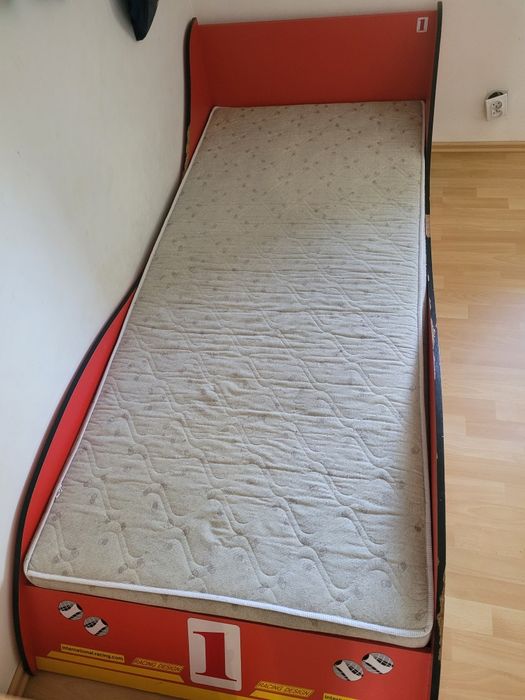 Łóżko dziecięce z materacem