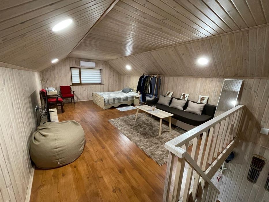 Новий будинок з лазнею біля Дніпра