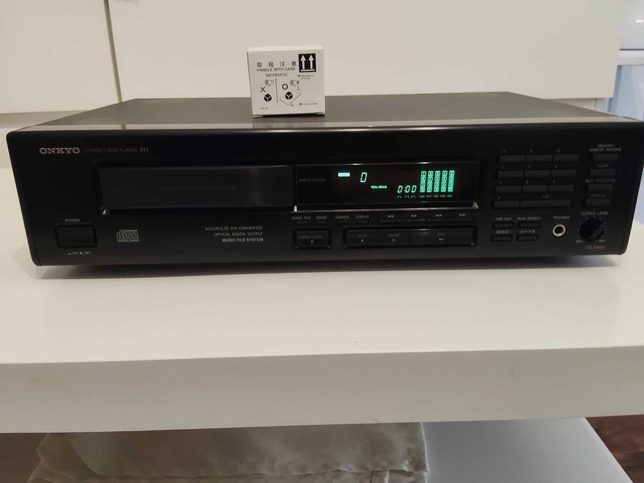 Odtwarzacz CD Onkyo DX6930
