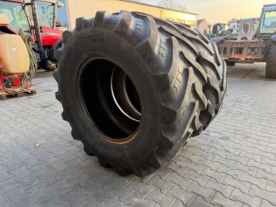 Opony BKT 600/65r28 Komplet