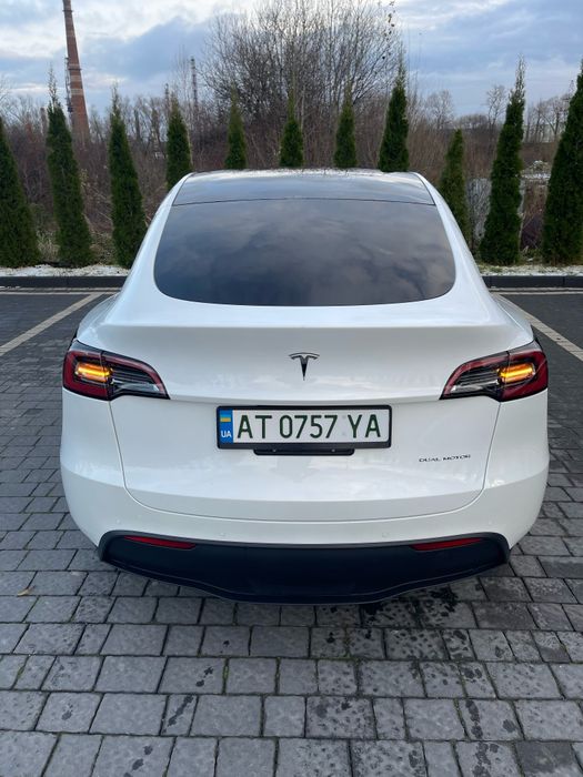 Tesla Model Y Long Range Dual Motor 82 kWh 7-ми місна