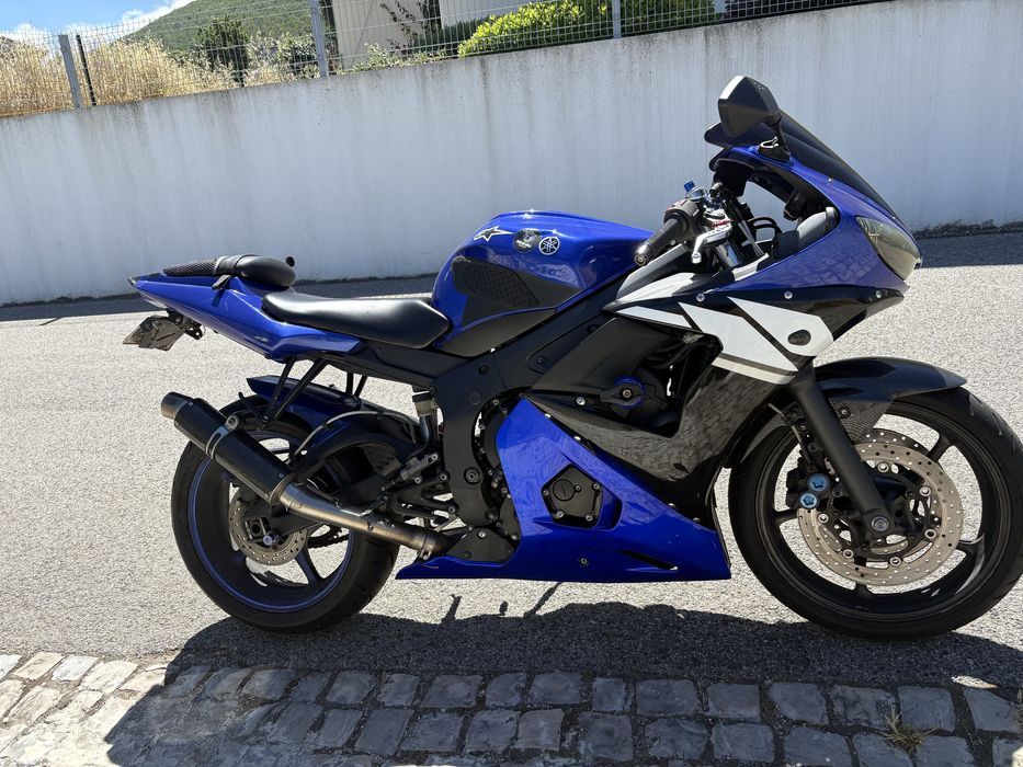 Yamaha R6 2003.
