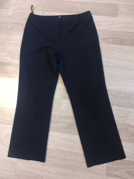 Czarne spodnie damskie eleganckie 40 L
