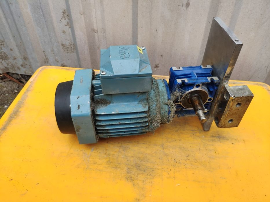 ABB Motors przekładnia motoreduktor  0.11 kw