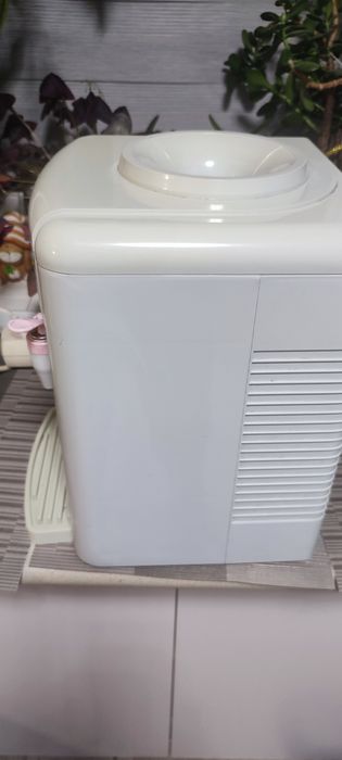 Кулер для води настільний для підігріву та охолодження води
