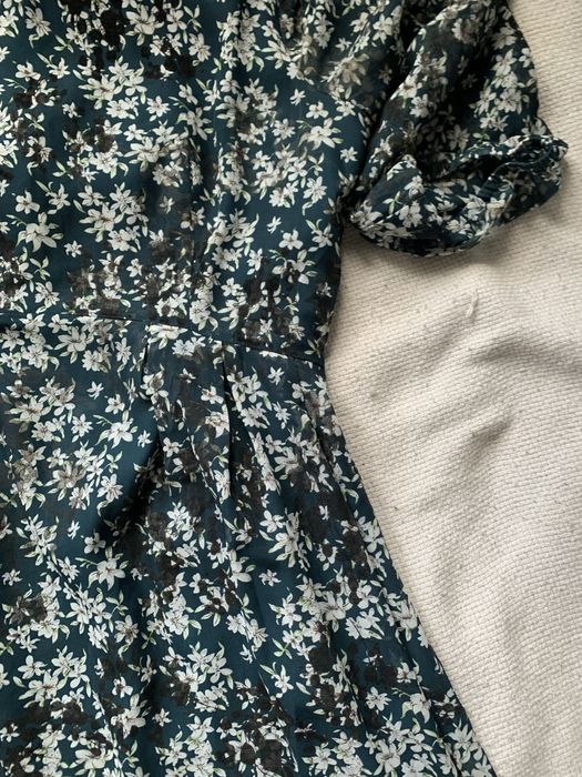 Piekna sukienka w kwiatki, 42