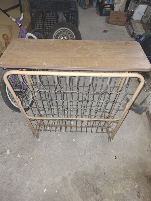 Vendo cama de solteiro dobrável antiga