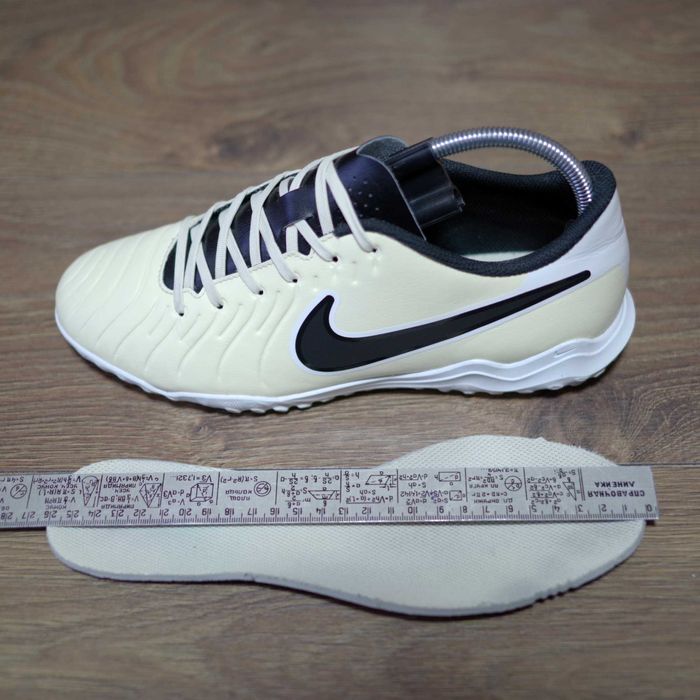 Сороконіжки Nike Tiempo Legend 10 Club Yellow DV4345 700 42розм чудові