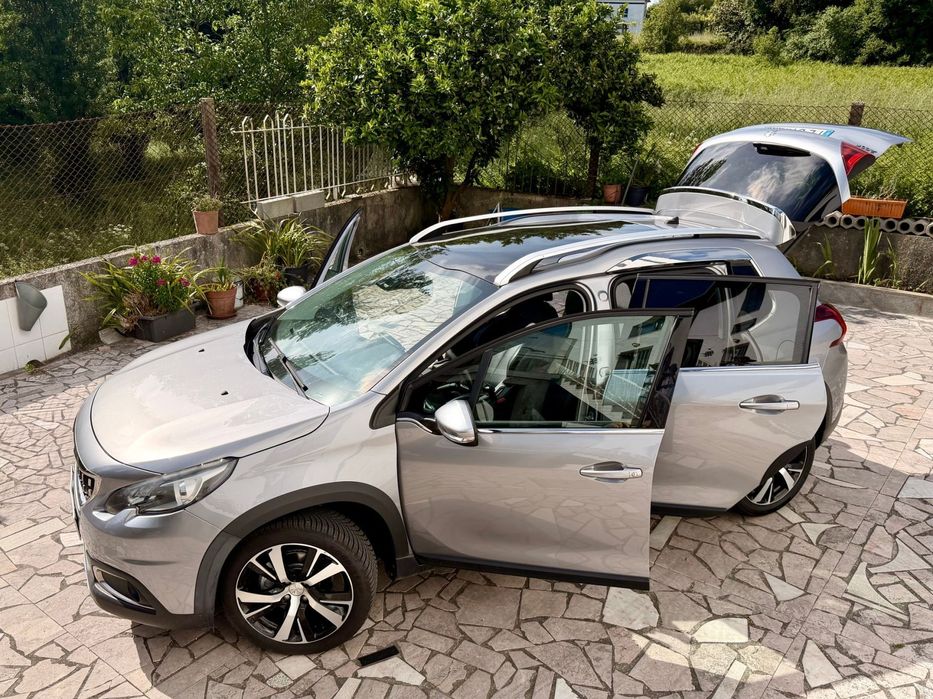 Peugeot 2008 1.2 PureTech Allure Pack