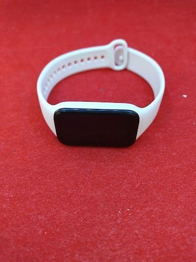 uszkodzony smartband xiaomi mi band 8 active różowy sportowy damski