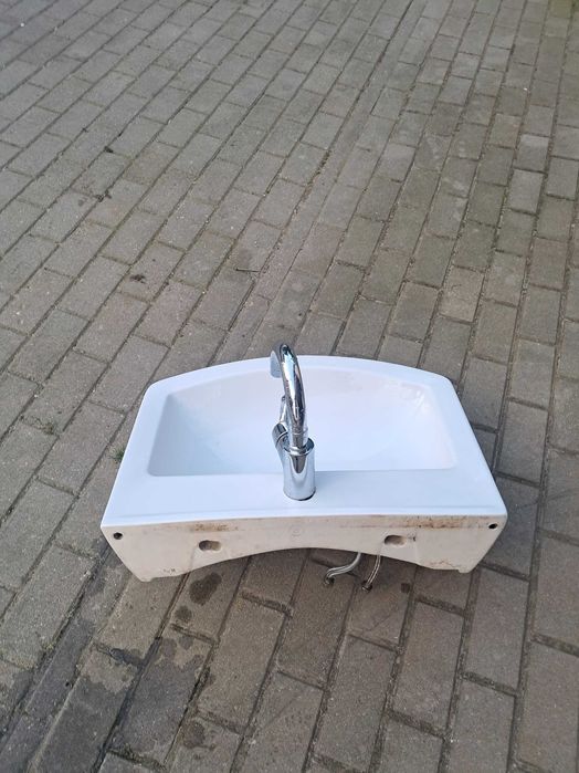 Sprzedam zlew łazienkowy