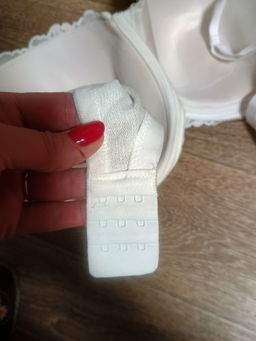 Бюстгальтер большого размера на большую грудь