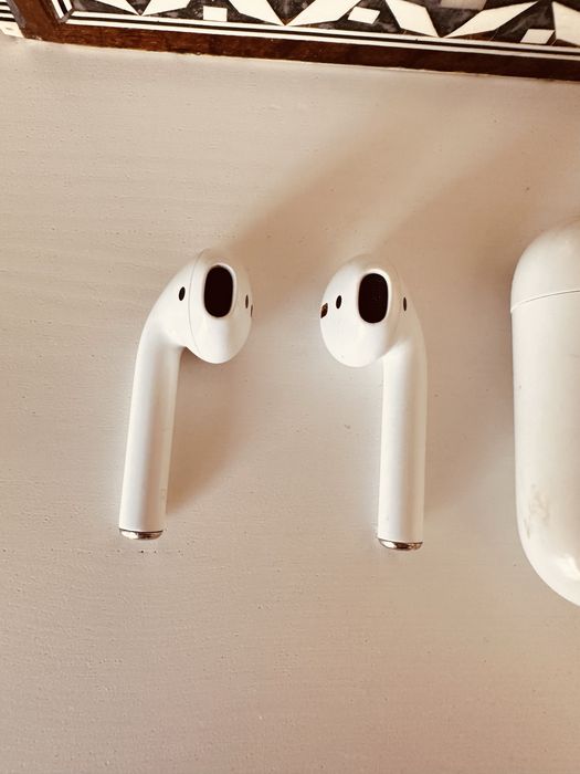 AirPods 2ª Geração Originais + 2 Caixas (1 Wireless) — 45€