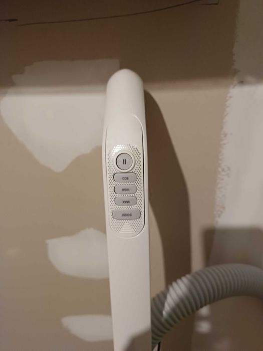 Aspirador Rowenta Sem Saco Trenó IX7767EA Sem Fios em bom estado