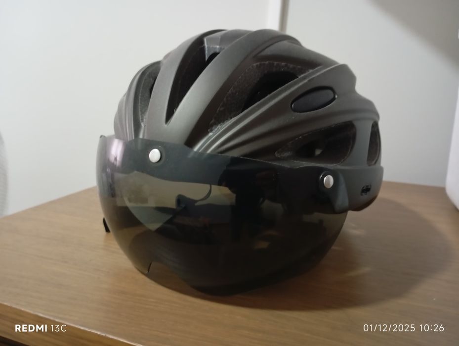 Capacete de bicicleta novo