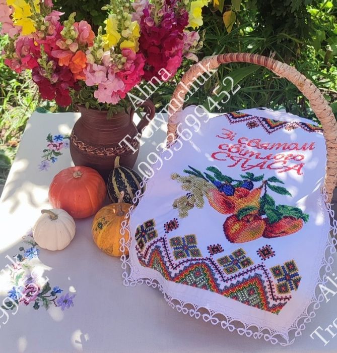 Рушнички до Спасу та Великодня вишиті бісером