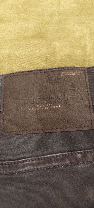 Calças tiffosi novas