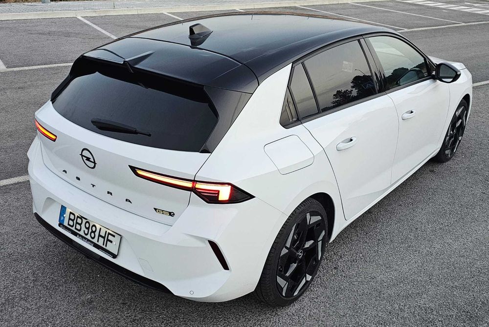Opel Astra GSe Plug-in Hybrid 2023 | 225cv | 17.000 mil km Nacional