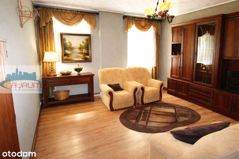 Mieszkanie  dwu - pokojowe na I piętrze w domu.