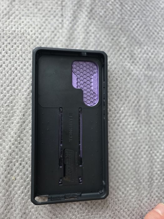 Sprzedam obudowę MECH Tongate na Samsung Galaxy S25 Ultra!