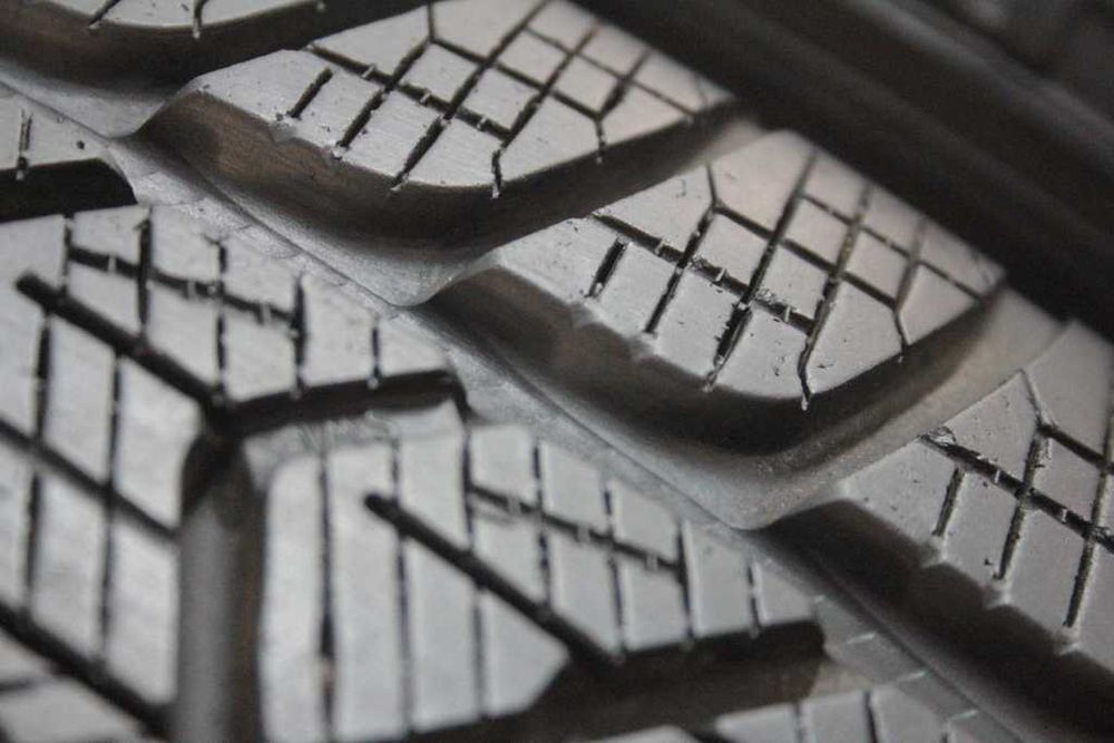 215/65/17 Pirelli Scorpion Winter 215/65 R17 99H 2022r jak nowe