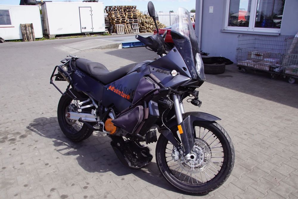 Motocykl na części - KTM 990 Adventure 999 cm3 97 KM LC8 2007R Silnik Skrzynia Owiewka Lampa Set Siedzenie Wydech Manetka Gmol Przełącznik Sterownik Moduł Czujnik