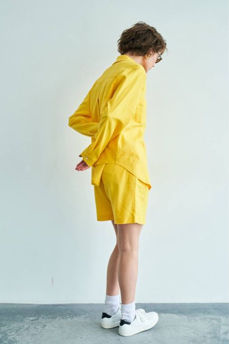 Новий костюм з льону шорти та сорочка Easy One