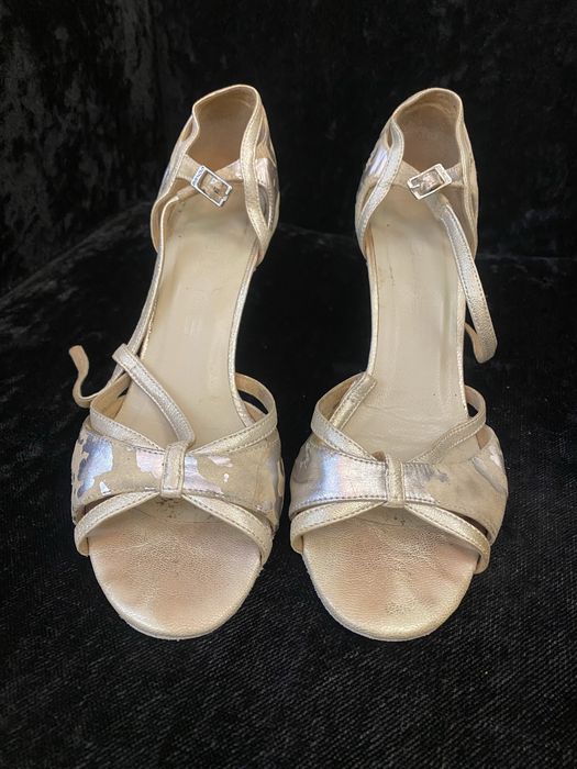 Босоніжки для танців