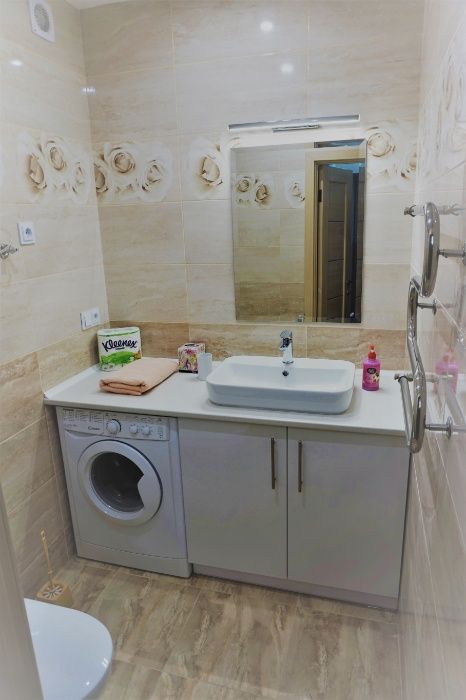 метро Печерська, вул. Дорошенка 61а, подобово