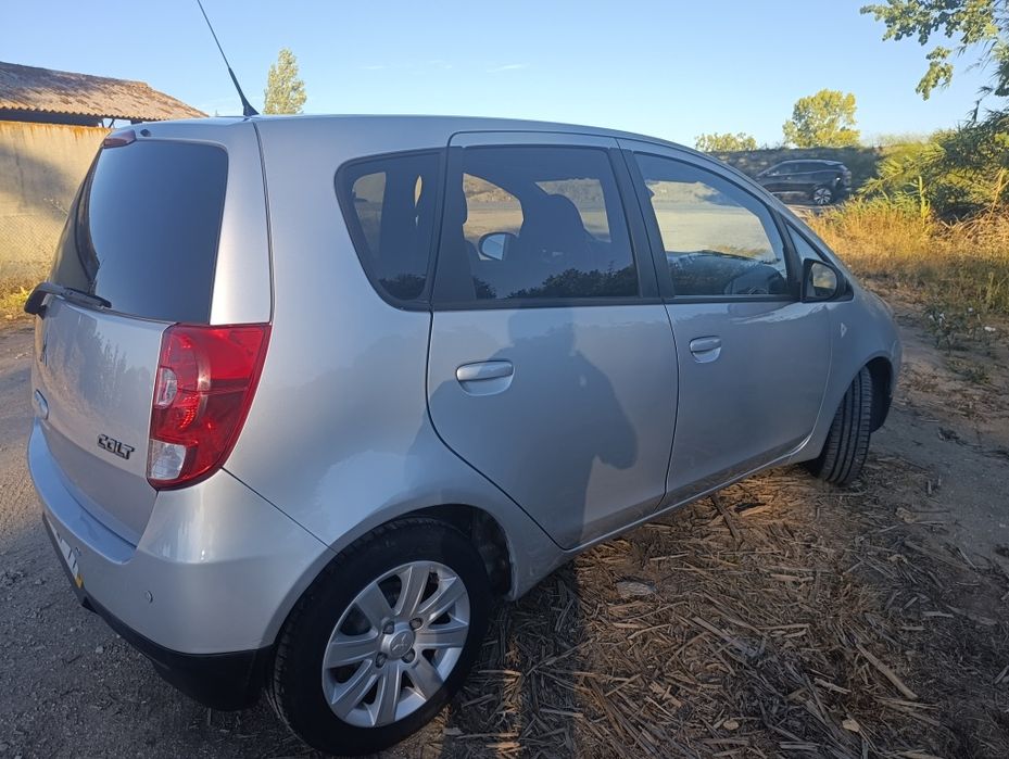 Mitsubishi Colt de 2011 foto 3