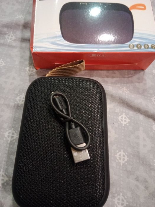 TF card micro-usb, 3,5-мм 300mah 3 години Black