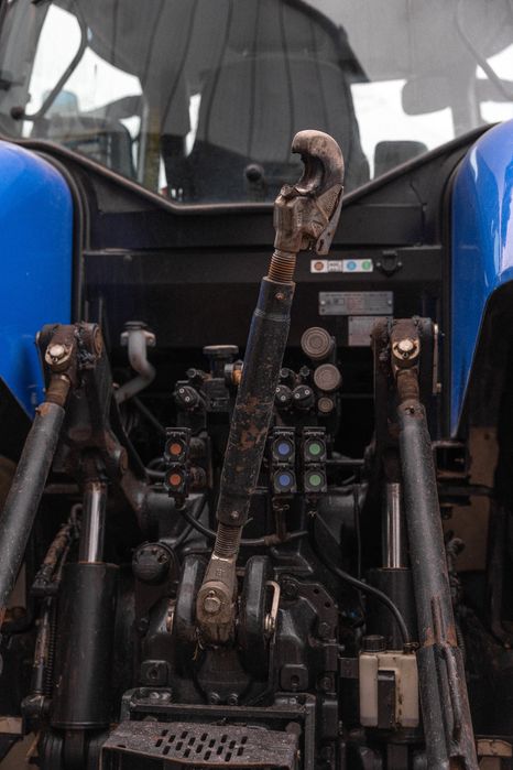 Трактор New Holland t7060