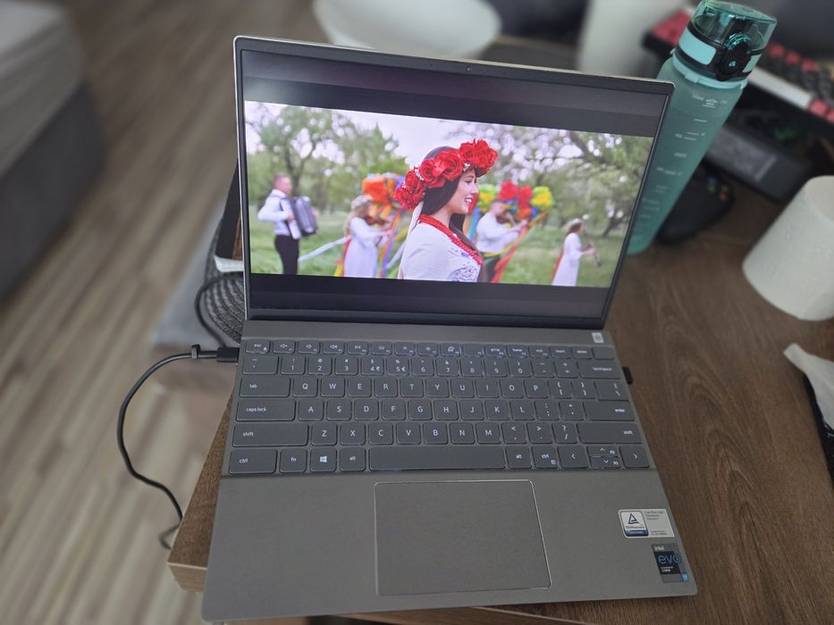 Dell Inspiron 13 5310, i7-11 gen, Windows 11, 512gb ssd, 16gb ram