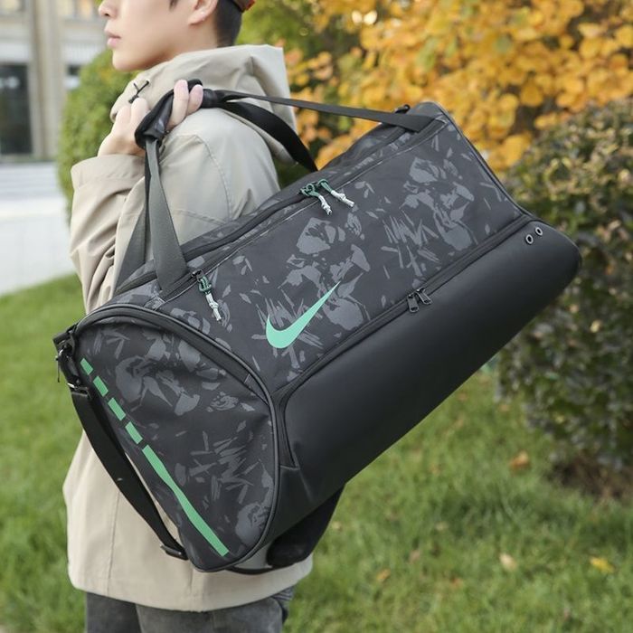 сумка спортивна велика Nike Еlite Hoops для залу подорожей