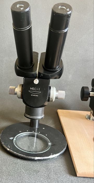 Мікроскоп МБС-1 на різних видах штативів та фокусом 64-180
