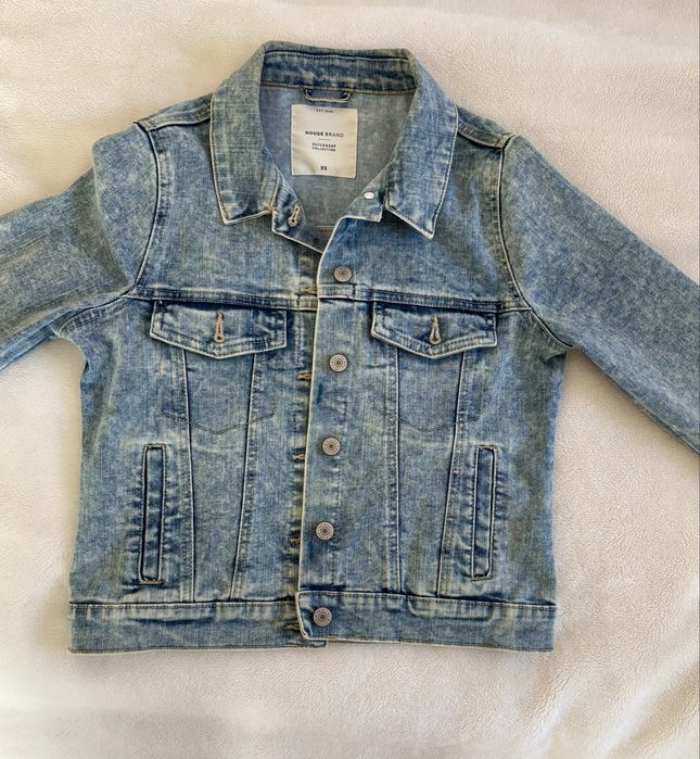 Jeansowa kurtka jak nowa