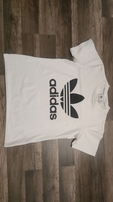 świetny t-shirt ADIDAS w idealnym stanie
