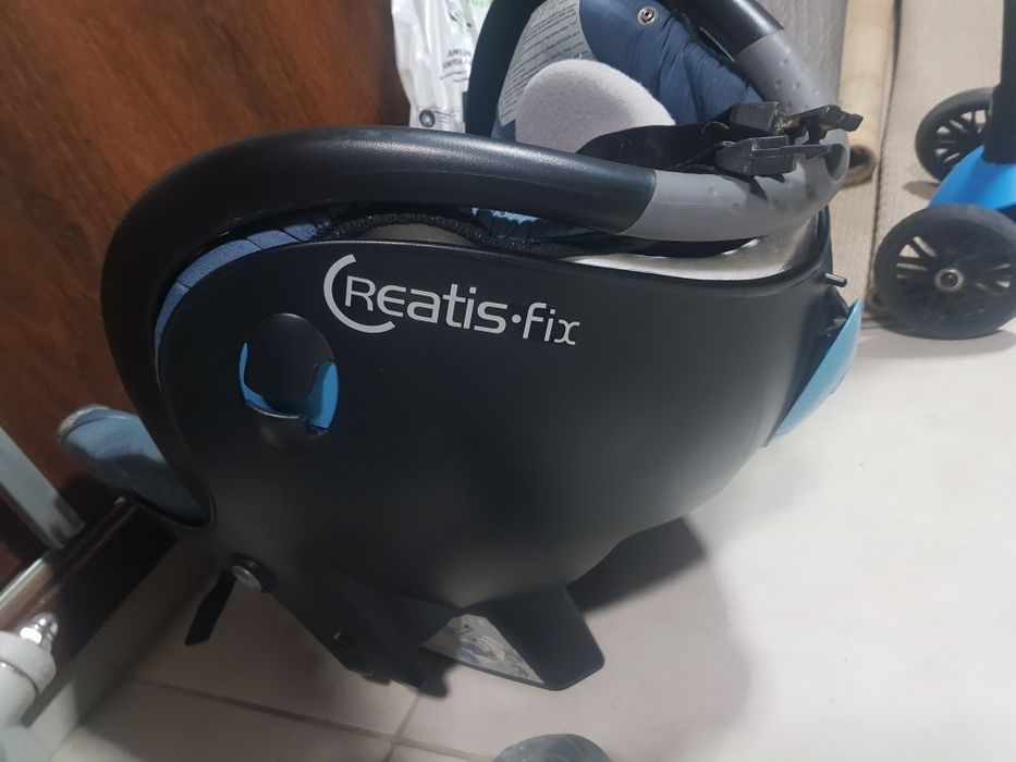 Carrinho e cadeirinha da Bebé Confort da Lola