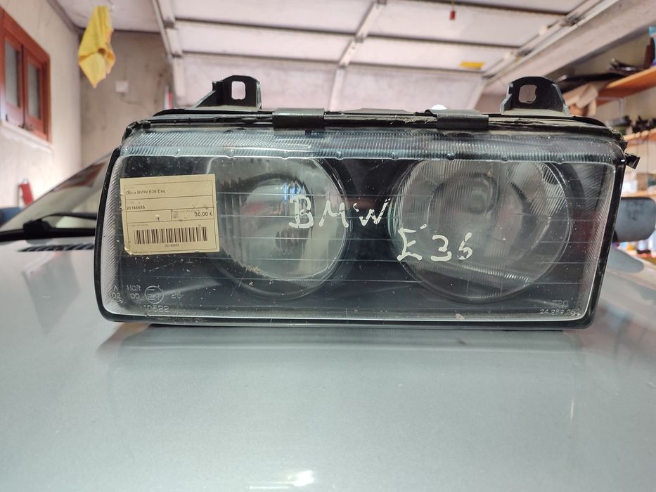 Farol BMW E36 esquerdo