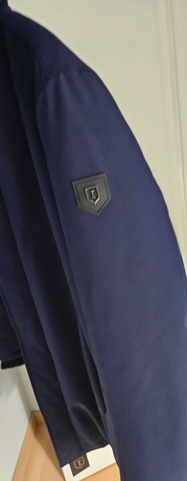 Casaco Suits Inc ( Novo com etiqueta ) Tamanho L  - Azul