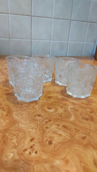 Продам хрусталь,рюмки ,вазы,стаканы