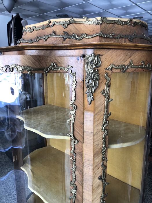 Vitrine antiga de grandes dimensoes