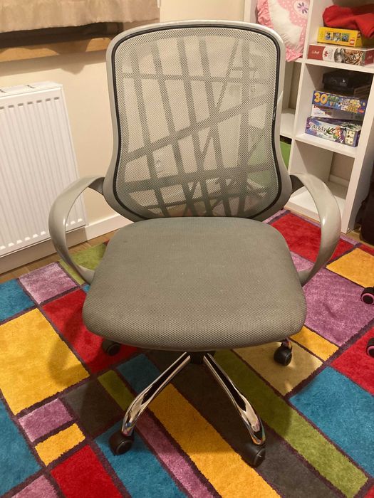 Krzesło obrotowe z pełną regulacją