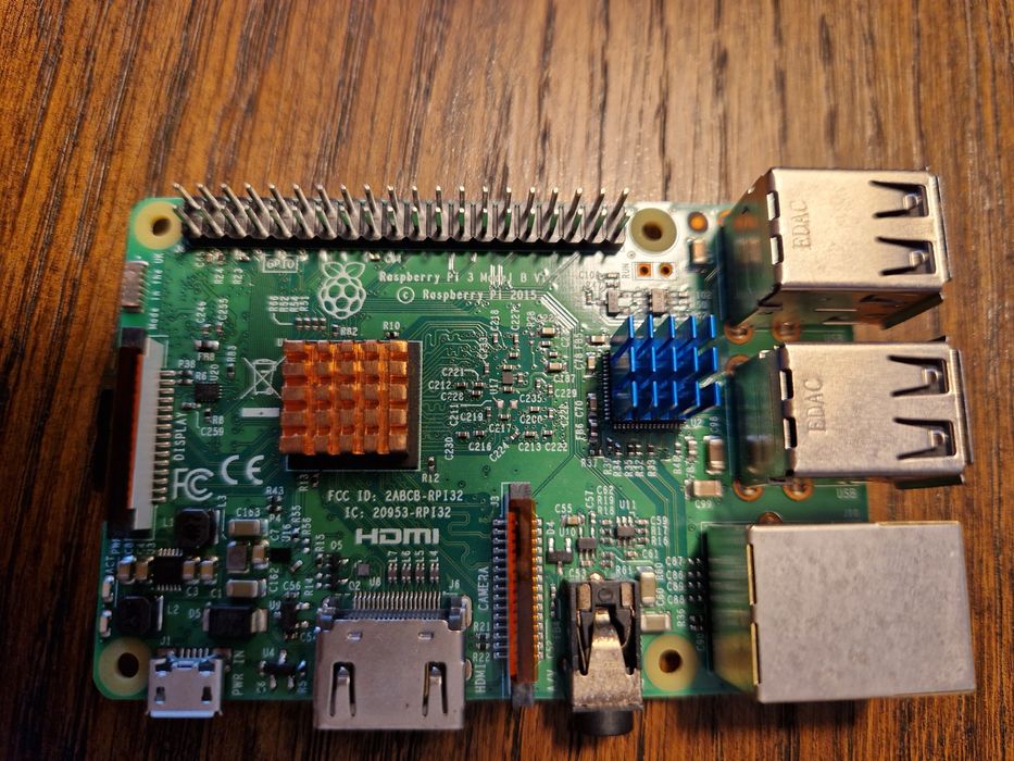 Raspberry Pi 3 Model B Starter Kit, Case and microSD64409419269889124