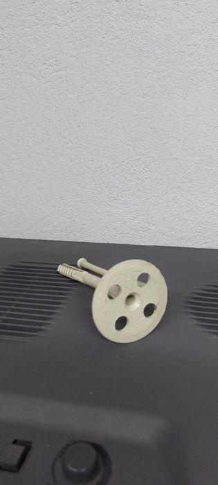 Kołki do styropianu