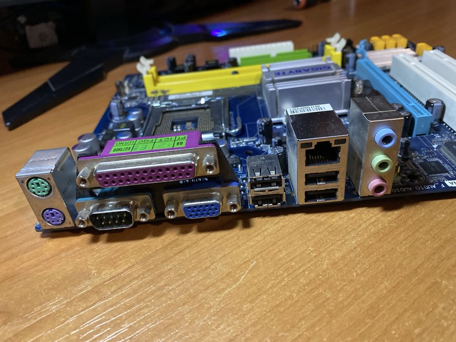 自作デスクトップパソコン　 GYGABYTE GA-G31M-S2L 　intel XEON E5450 gigabyte ga g31m s2l - купити комп'ютери та комплектуючі - Ціна на