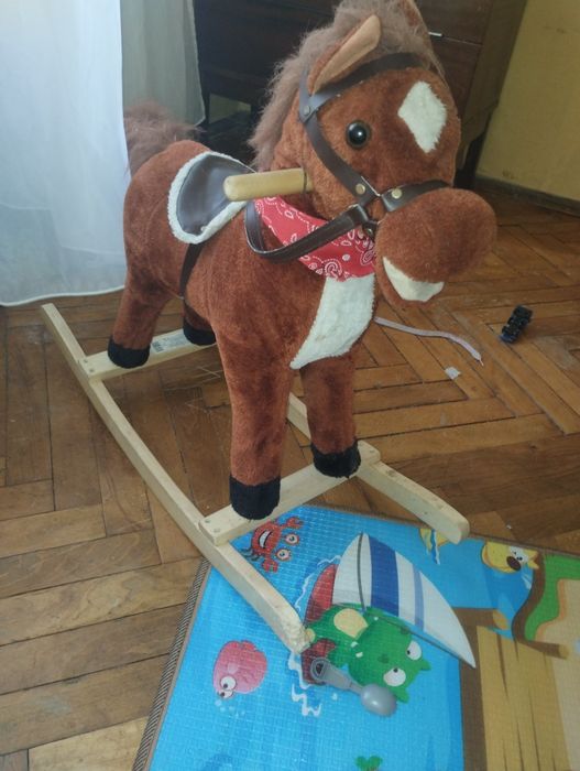 Продам лошадь качалку