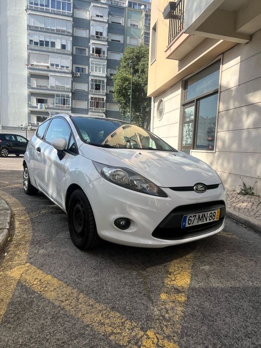 Ford Fiesta Van 1.4 TDCi Comercial – Económico e Fiável